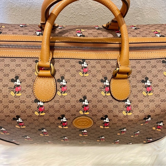 GUCCI x Disney Mickey Duffle Bag Collector’s Item (Unused) - Picture 6 of 15